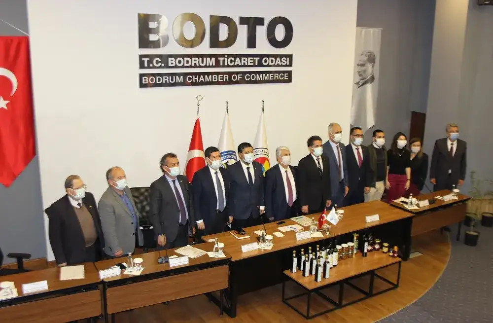 Bodrum'da turizmcilerle yeme içme işyerlerine çağrı: "YAĞINIZ, ZEYTİNİNİZ YERELDEN OLSUN!"