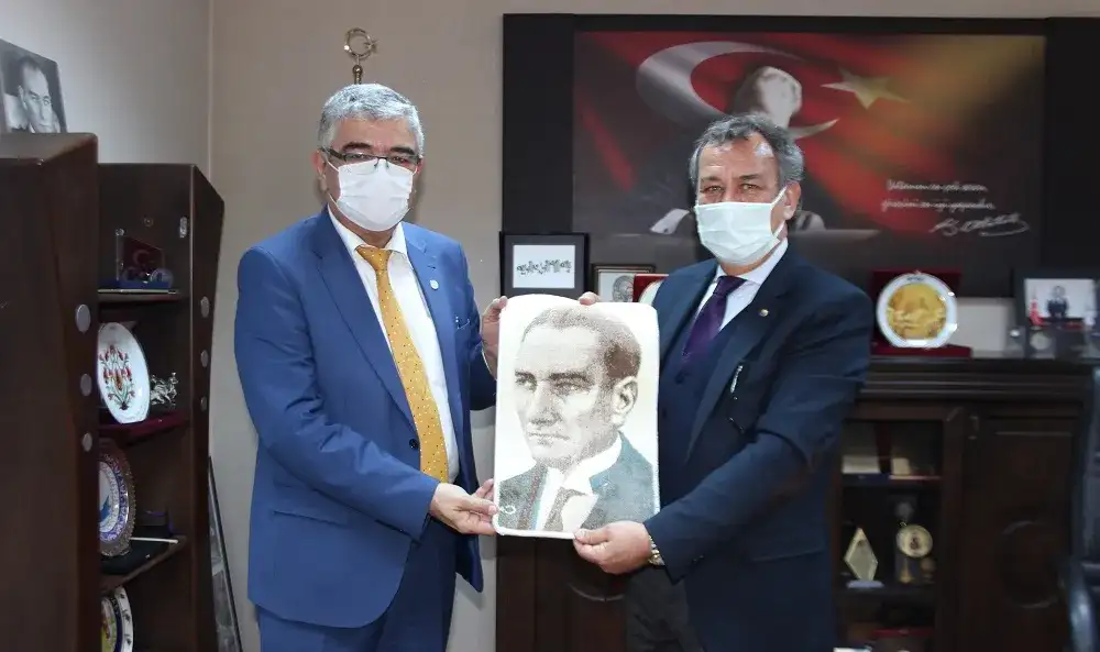 İYİ PARTİ'DEN MİTSO'YA EN DEĞERLİ ARMAĞAN...