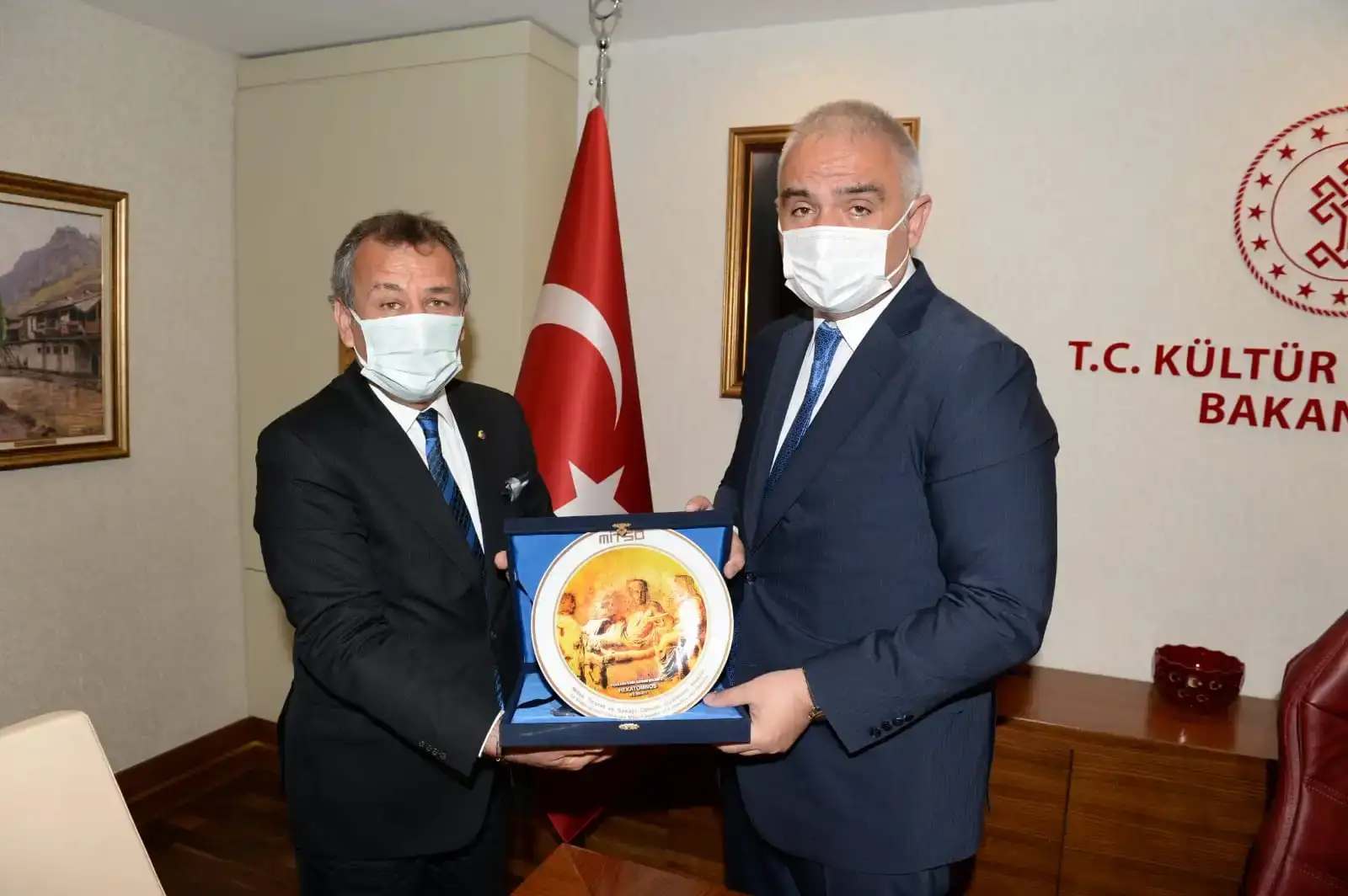 Muğla Borsası ve Odaları Kültür ve Turizm Bakanı M. Nuri Ersoy’u ziyaret ettiler. “TURİZME VE EĞLENCE SEKTÖRÜNE DESTEK, MİLAS’A YENİ MÜZE”