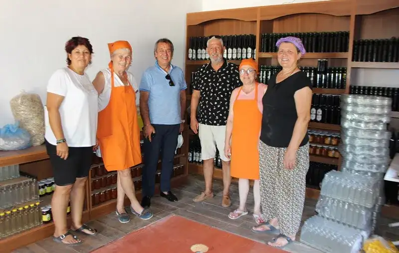 Milas'ta 14 kadının örnek kooperatif başarısı... YÖRESEL ÜRÜNLERİ KENDİLERİ ÜRETİP KENDİLERİ SATIYORLAR... - 1