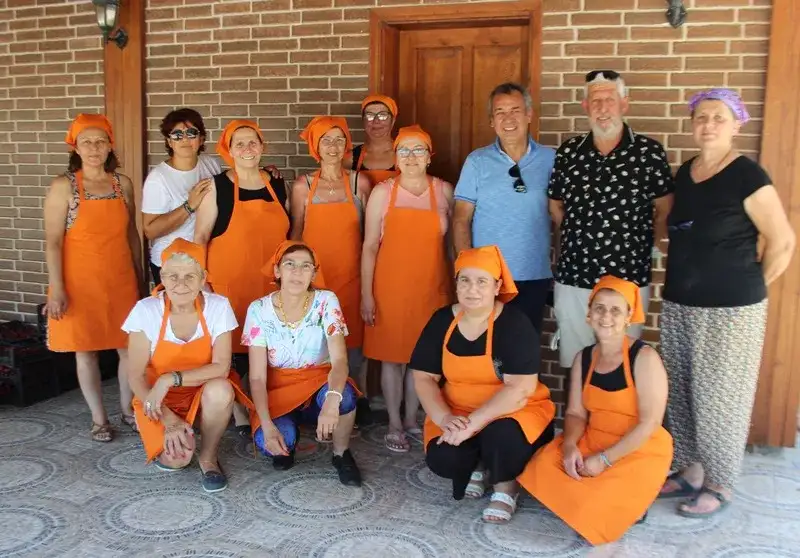 Milas'ta 14 kadının örnek kooperatif başarısı... YÖRESEL ÜRÜNLERİ KENDİLERİ ÜRETİP KENDİLERİ SATIYORLAR...