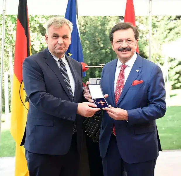 TOBB BAŞKANI HİSARCIKLIOĞLU'NA ALMANYA DEVLET NİŞANI VERİLDİ - 1