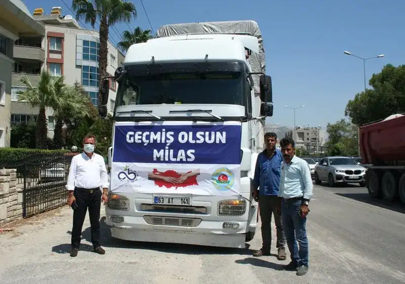 ÇORLU'DAN ORMAN YANGINI BÖLGESİNE BİR KAMYON SAMAN DESTEĞİ - 1