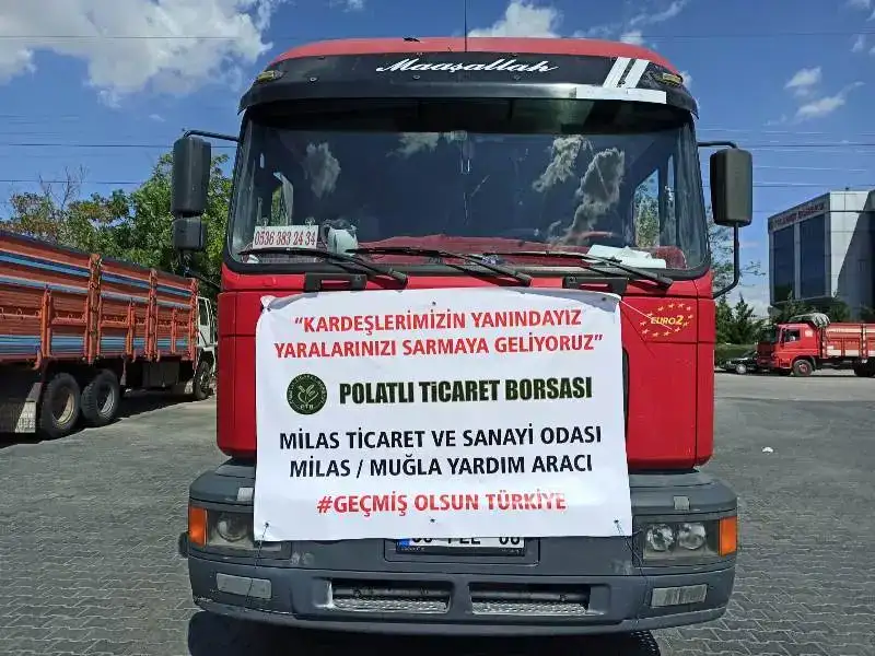 POLATLI TİCARET BORSASI ORMAN YANGINI İÇİN MİTSO'YA BİRER KAMYON UN VE HAYVAN YEMİ GÖNDERDİ - 1