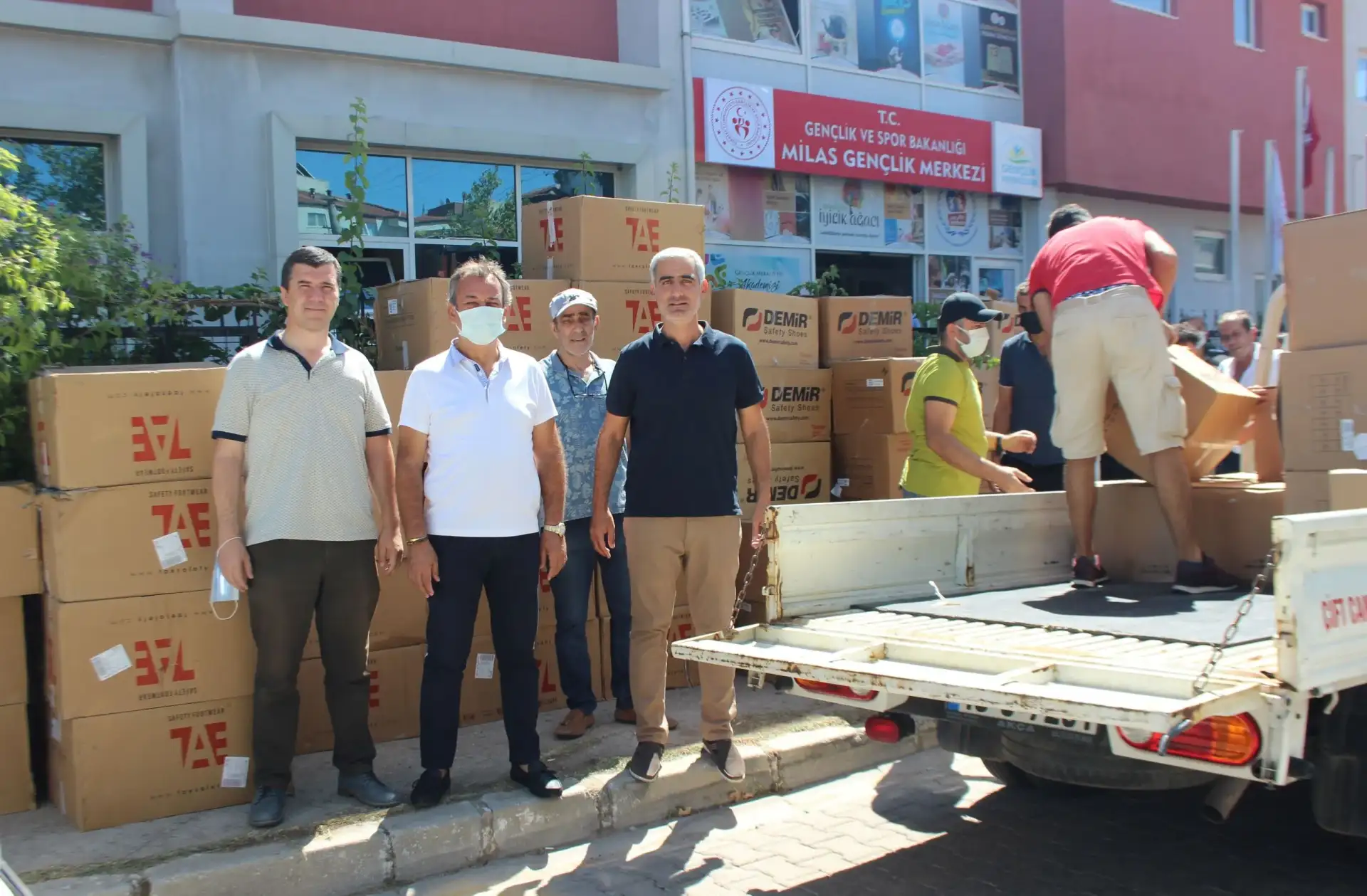 MİTSO YANGIN YARDIMLARINI KOORDİNASYON MERKEZİNE TESLİM ETTİ