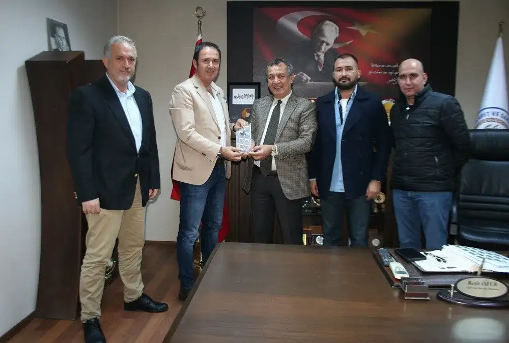 Milas Emlak Müşavirleri Derneği'nden Reşit Özer'e..."MİLAS'IN MARKA DEĞERİNE YAPTIĞINIZ KATKILAR İÇİN..." - 1