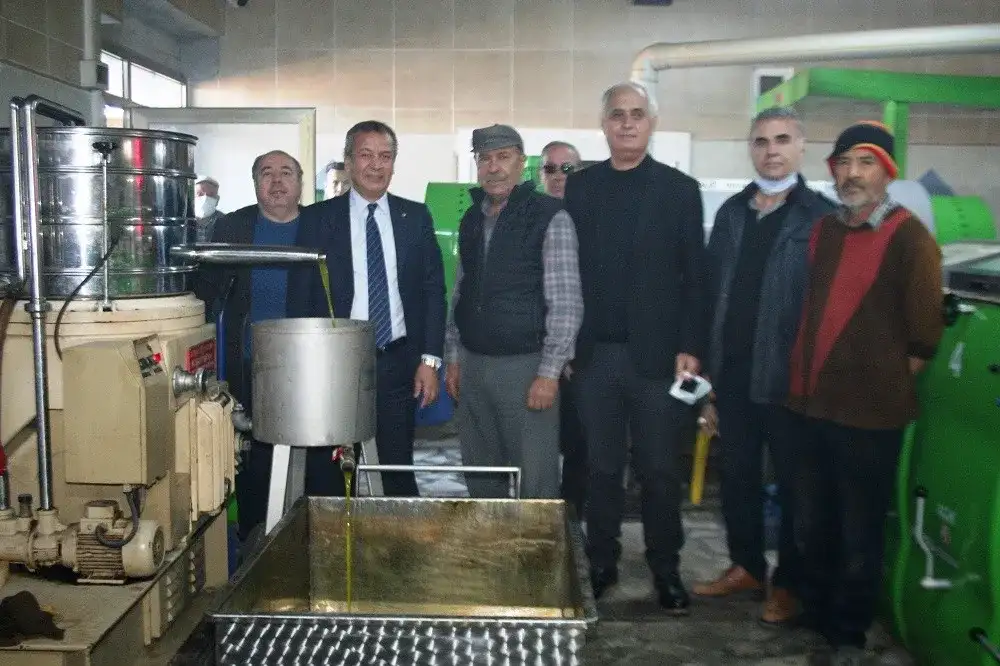 MİTSO Kazım Yiğit zeytinyağı fabrikalarında..."KALİTELİ ÜRETİM YAPMAZSAK MALİYETİN ALTINDAN KALKAMAYIZ"