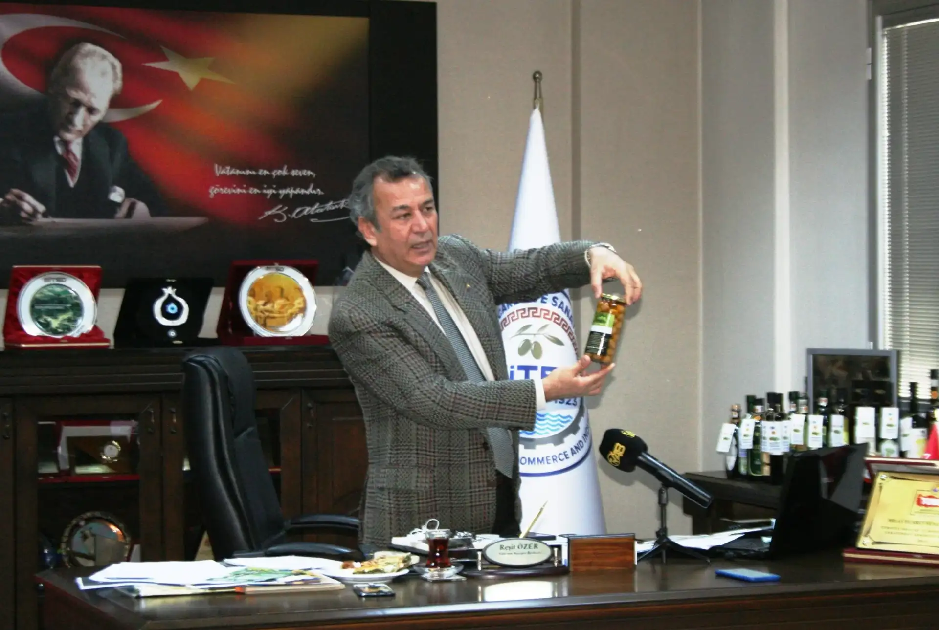 Reşit Özer, basın toplantısında konuştu: "MİLAS'IN ÇITASINI YÜKSELTMEMİZ LAZIM"