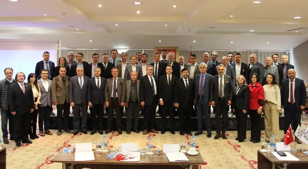 MUĞLA odaları Marmaris'te buluştu. EKONOMİNİN VE TURİZMİN SORUNLARINI GÖRÜŞTÜLER