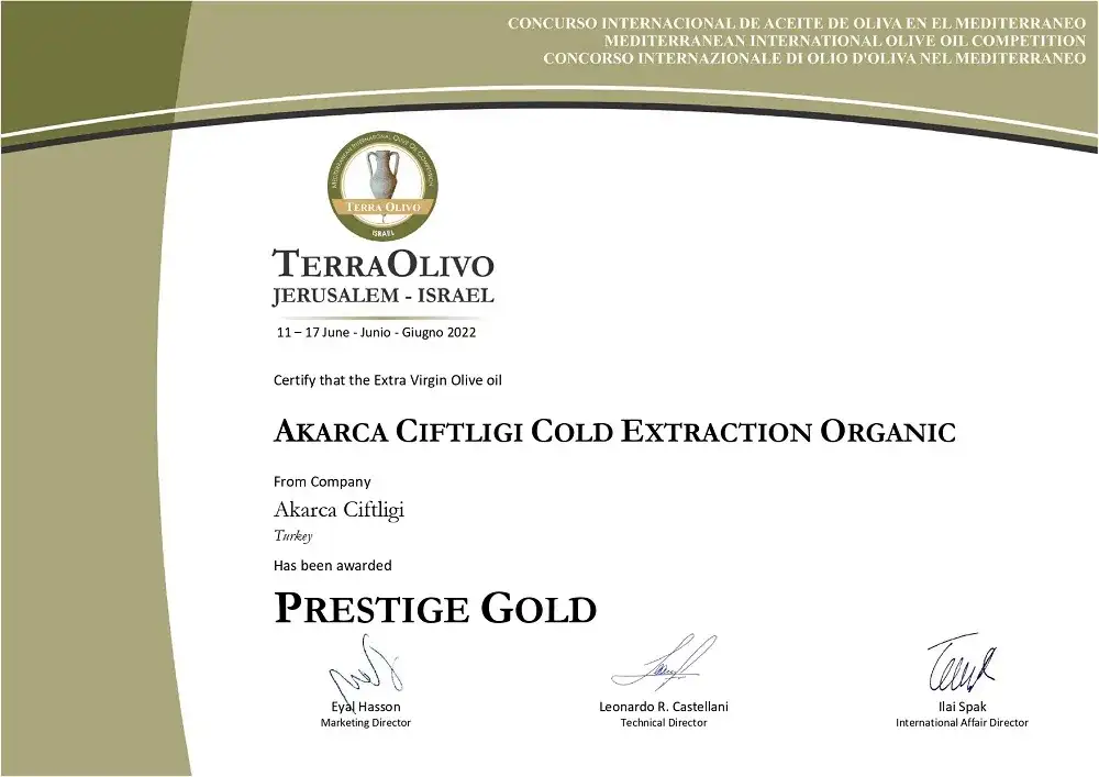 Milas zeytinyağının büyük gururu... AKARCA ÇİFTLİĞİ ZEYTİNYAĞI İTALYA'DAN SONRA İSRAİL'DEN DE ALTIN MADALYA KAZANDI. - 2