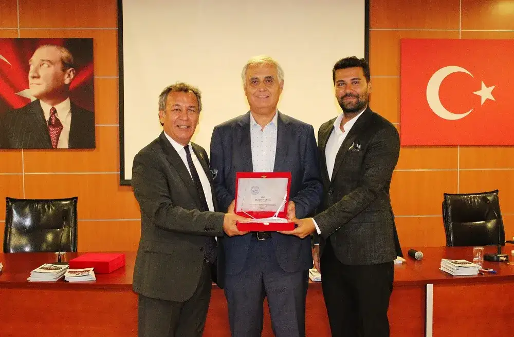 Son meclis toplantısında meclis üyelerine teşekkür plaketleri verildi: MİTSO'DA DÖNEMİN SON MECLİS TOPLANTISI YAPILDI. - 1