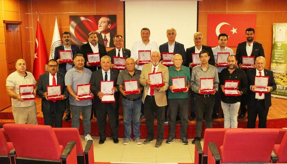 Son meclis toplantısında meclis üyelerine teşekkür plaketleri verildi: MİTSO'DA DÖNEMİN SON MECLİS TOPLANTISI YAPILDI.