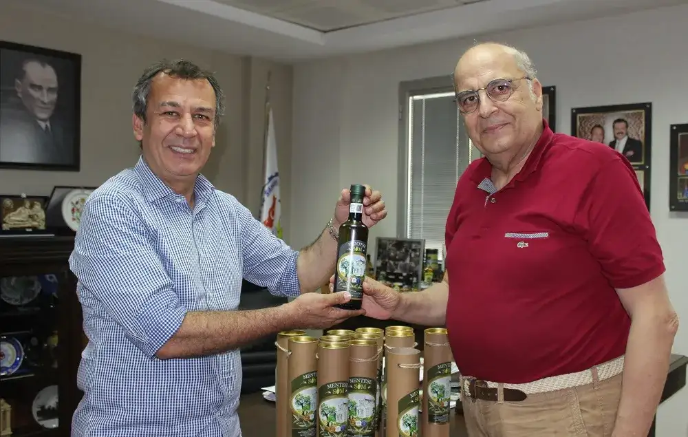 FLOS OLEI'NİN 2023 YILI DÜNYANIN EN İYİ 500 ZEYTİNYAĞI MARKASI ARASINDA 2 MİLASLI