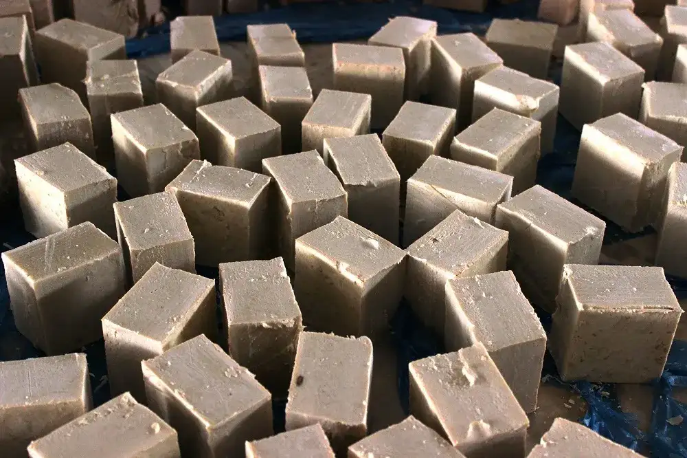 Zeytinyağının çamuru bile bir başka değer! MİLAS TARİŞ'İN YÜZDE 100 ZEYTİNYAĞI SABUNU YOK SATIYOR... - 2