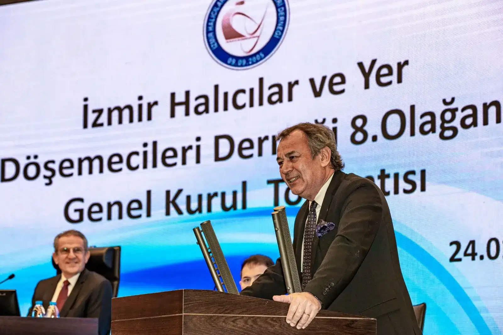 İzmir Halıcılar ve Yer Döşemecileri Derneği 8. olağan genel kurulu İzmir Ticaret Odası Meclis Salonu’nda gerçekleştirildi.