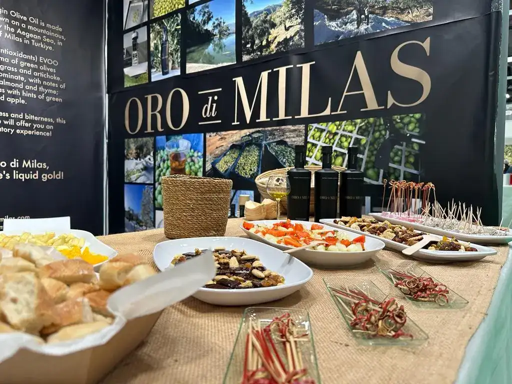 TÜRKİYE’NİN İLK VE TEK AVRUPA BİRLİĞİ COĞRAFİ İŞARETLİ “MİLAS ZEYTİNYAĞI” İSPANYA’DA TANITILDI… - 2