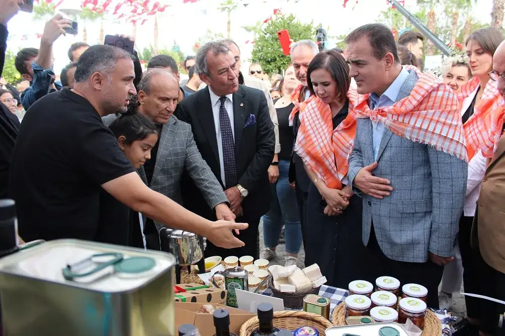 MİLAS, BOLLUK VE BEREKET DİLEĞİYLE 9. ZEYTİN HASAT ŞENLİĞİNDE BULUŞTU. - 1