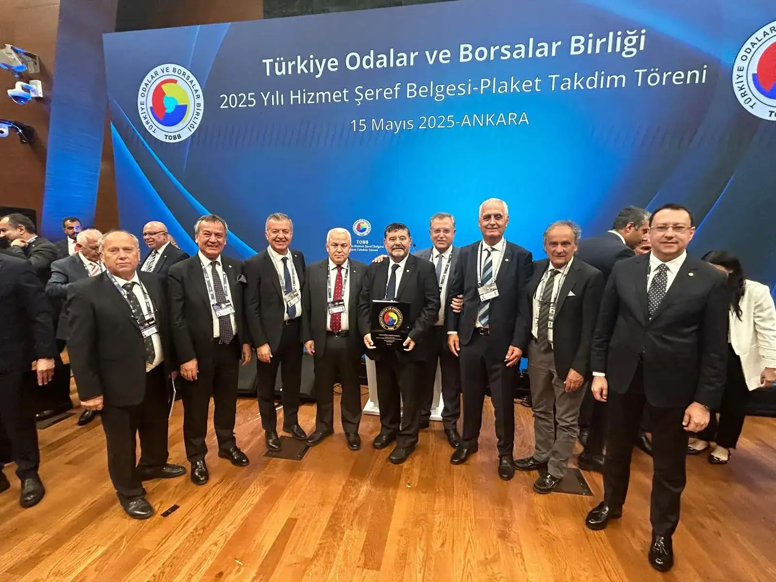 MİTSO Başkanı Reşit Özer ve Meclis Başkanı Mustafa Yüksel, TOBB Hizmet Şeref Belgesi ve Plaket Takdim Töreni’ne Katıldı