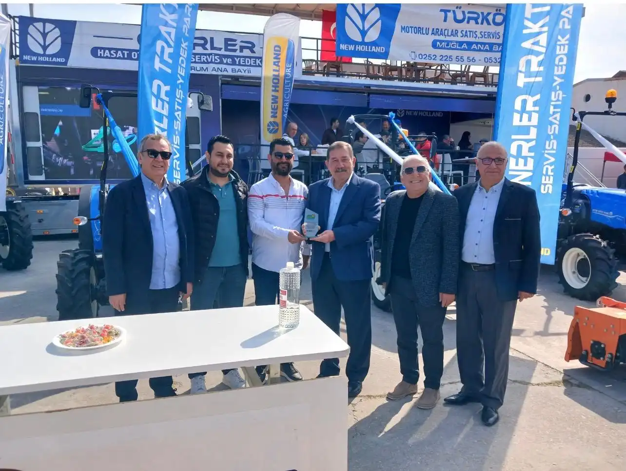 TARIM FUARINDA KATILIMCI FİRMALARA PLAKET TAKDİMİ - 4