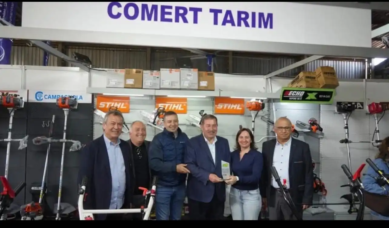 TARIM FUARINDA KATILIMCI FİRMALARA PLAKET TAKDİMİ - 10