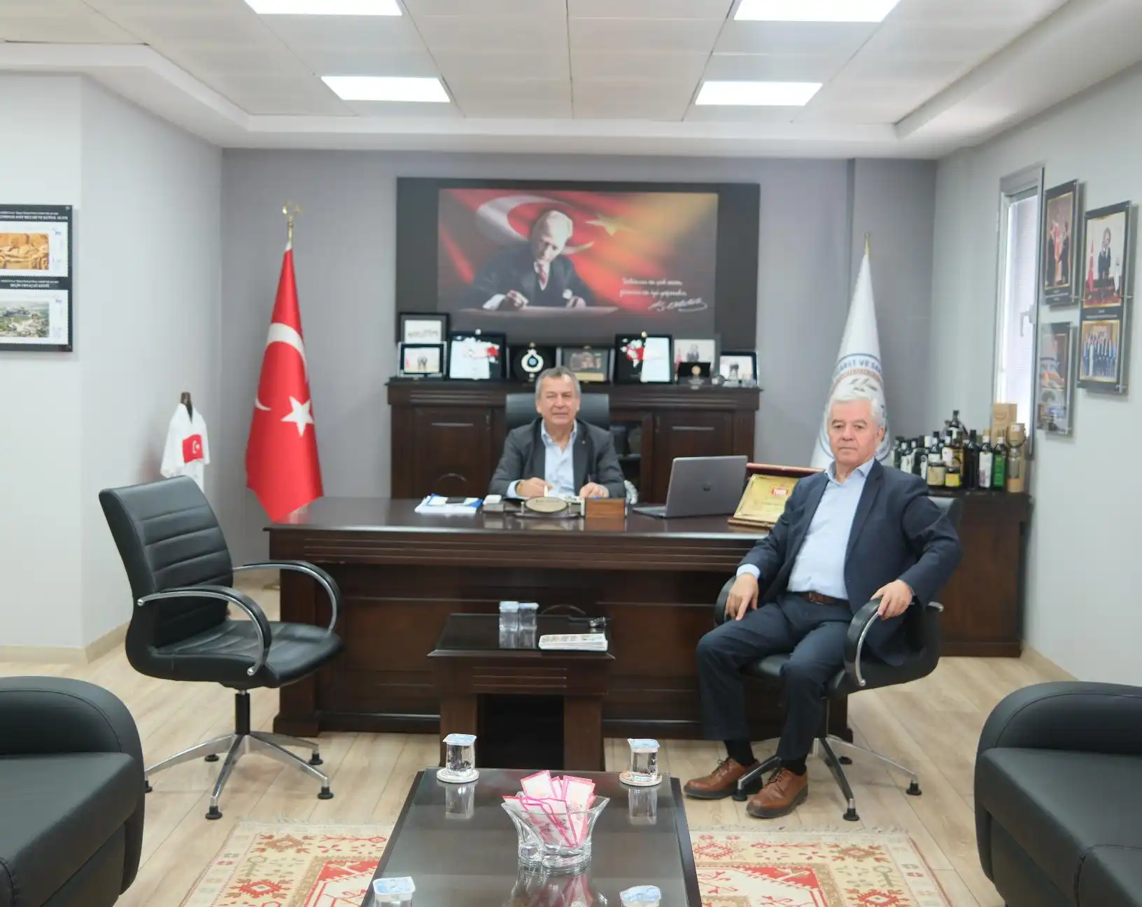 Hemşerimiz Dursun Gökbel’den MİTSO’ya Anlamlı Ziyaret