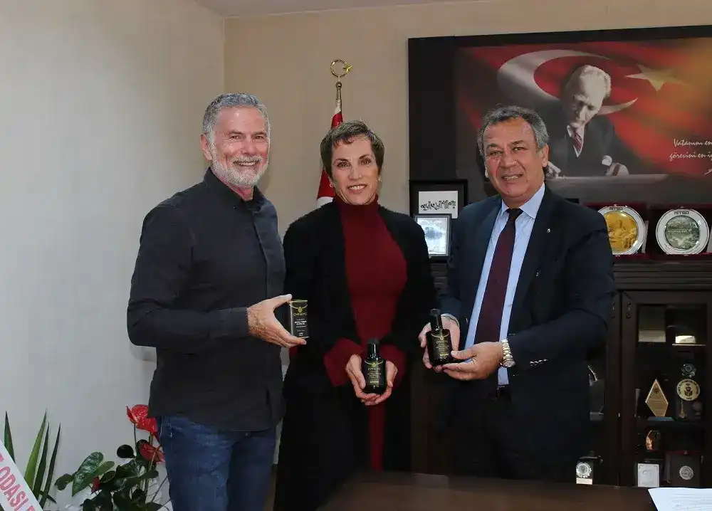 MİLAS’TAN DÜNYAYA ZEYTİNYAĞI BAŞARISI EMİNEMS OLIVE OIL PRODUCE’DAN ULUSLARARASI ÇİFTE ÖDÜL